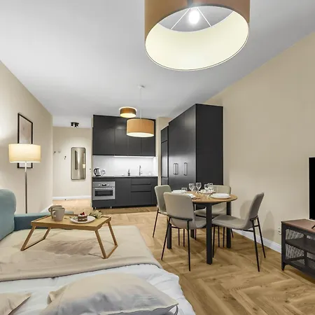 Konopacka - 7th Floor, Trams Nearby - By Rentujemy