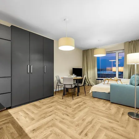 Konopacka - 7th Floor, Trams Nearby - By Rentujemy Apartamento *