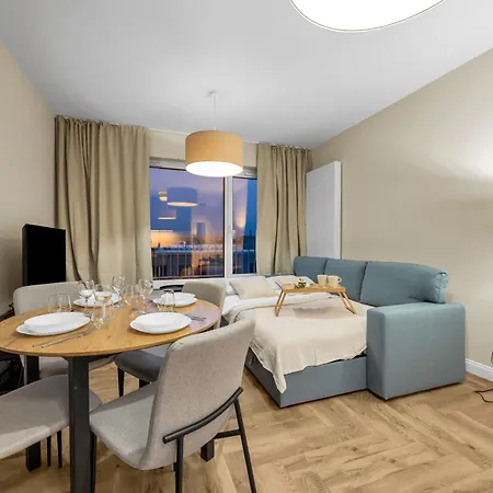 Konopacka - 7th Floor, Trams Nearby - By Rentujemy *